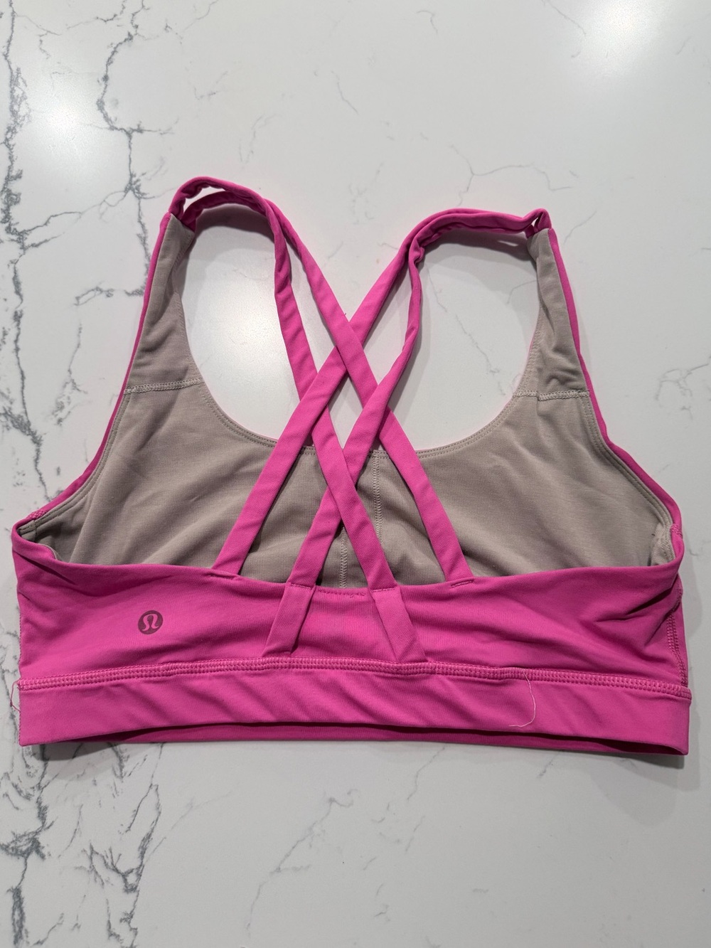 Lululemon Athletica Energy Bra in Bright Pink - Size 6 - Picture 3 of 4